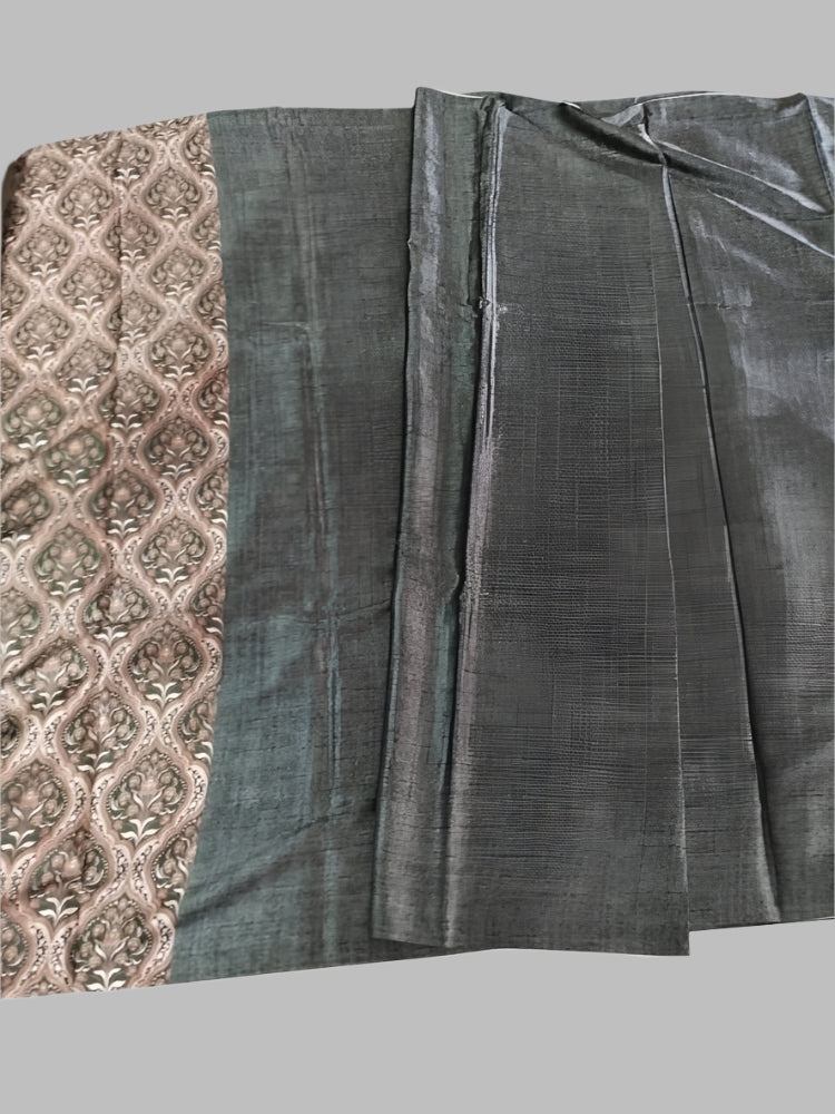 Green Japan crepe silk with geometrical design pallu